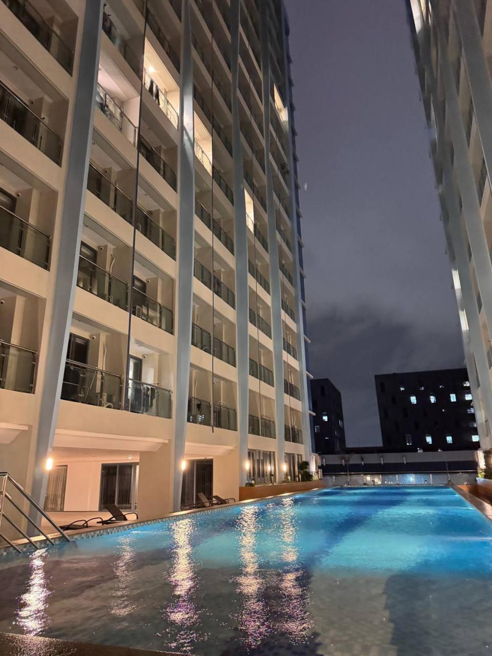 L Condotel Paranaque City Esterno foto