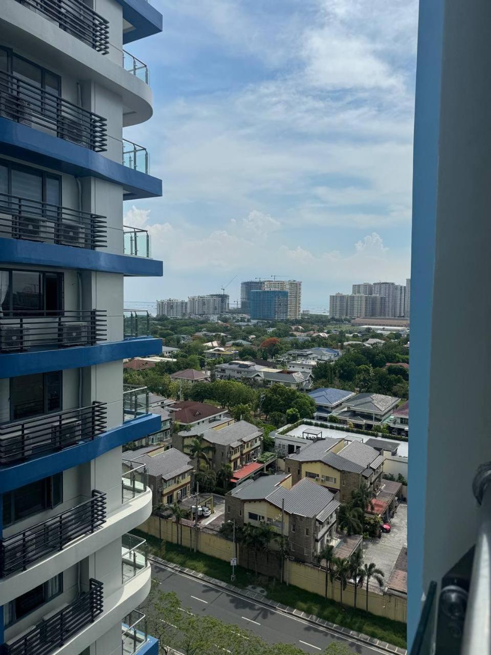 L Condotel Paranaque City Esterno foto